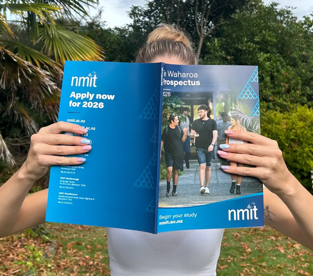 Prospectusclose up12 Column Portrait 1470x1500px